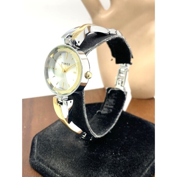 Timex Women's Watch TW2U69700 Quartz Silver Dial Two Tone Stainless Steel 26mm - Picture 2 of 14